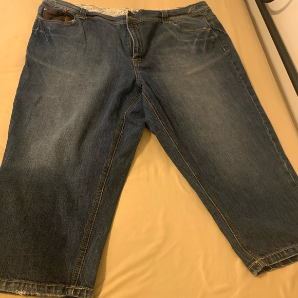 Supreme Jean Capri size 22. Brown design on back pocket - Picture 4 of 10